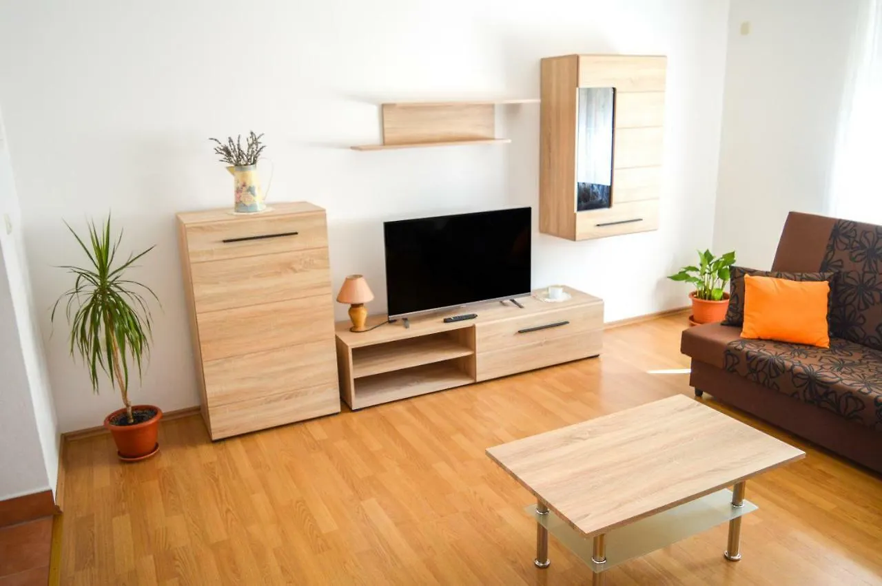 Apartment And Room Borka & Marko 말리로시니 크로아티아