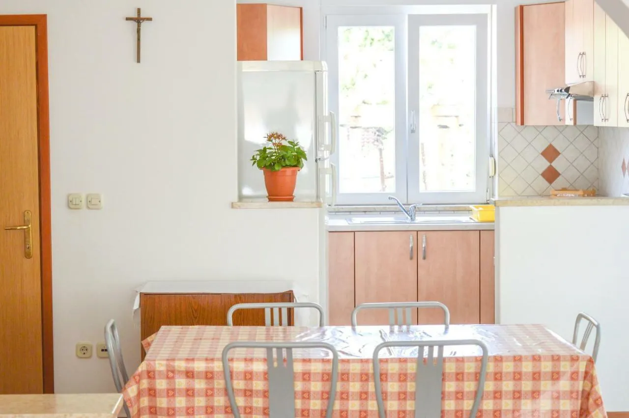 Apartment And Room Borka & Marko 말리로시니