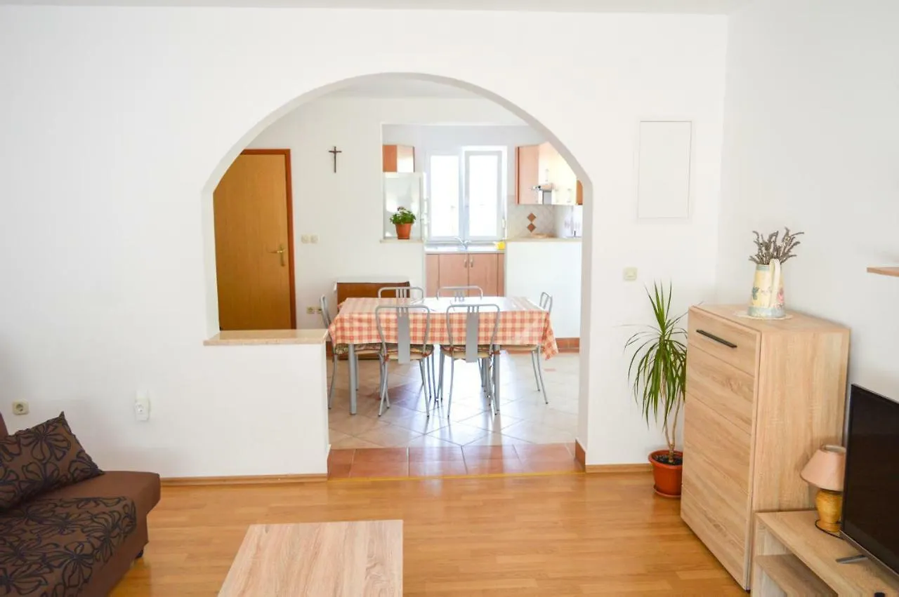 Apartment And Room Borka & Marko 말리로시니